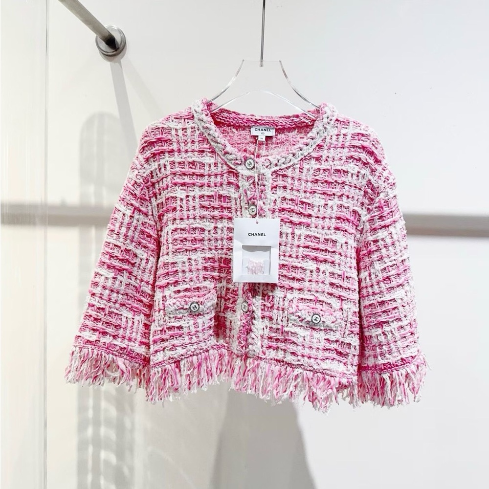 ❌sold❌Authentic CHANEL Pink and White Tweed Jacket